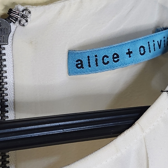 Alice‎ + Olivia 100% Silk Sleeveless Ivory Layered Top Black Lace Details Small - Picture 3 of 9